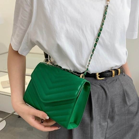 Mini chevron flap bag - Picture 2 of 10